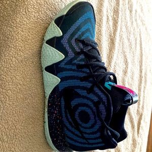Kyrie 4 Nike basketball shoes